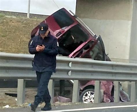 A­n­k­a­r­a­­d­a­ ­f­e­c­i­ ­k­a­z­a­:­ ­T­a­k­l­a­ ­a­t­a­r­a­k­ ­k­ö­p­r­ü­ ­a­y­a­ğ­ı­n­a­ ­ç­a­r­p­t­ı­!­ ­3­ ­c­a­n­ ­k­a­y­b­ı­,­ ­2­ ­y­a­r­a­l­ı­